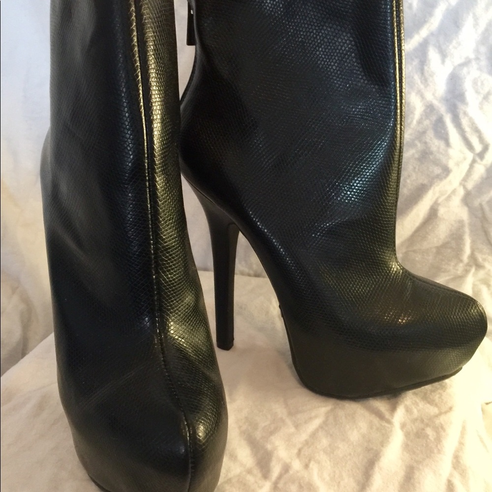 Leather ankle Boot
